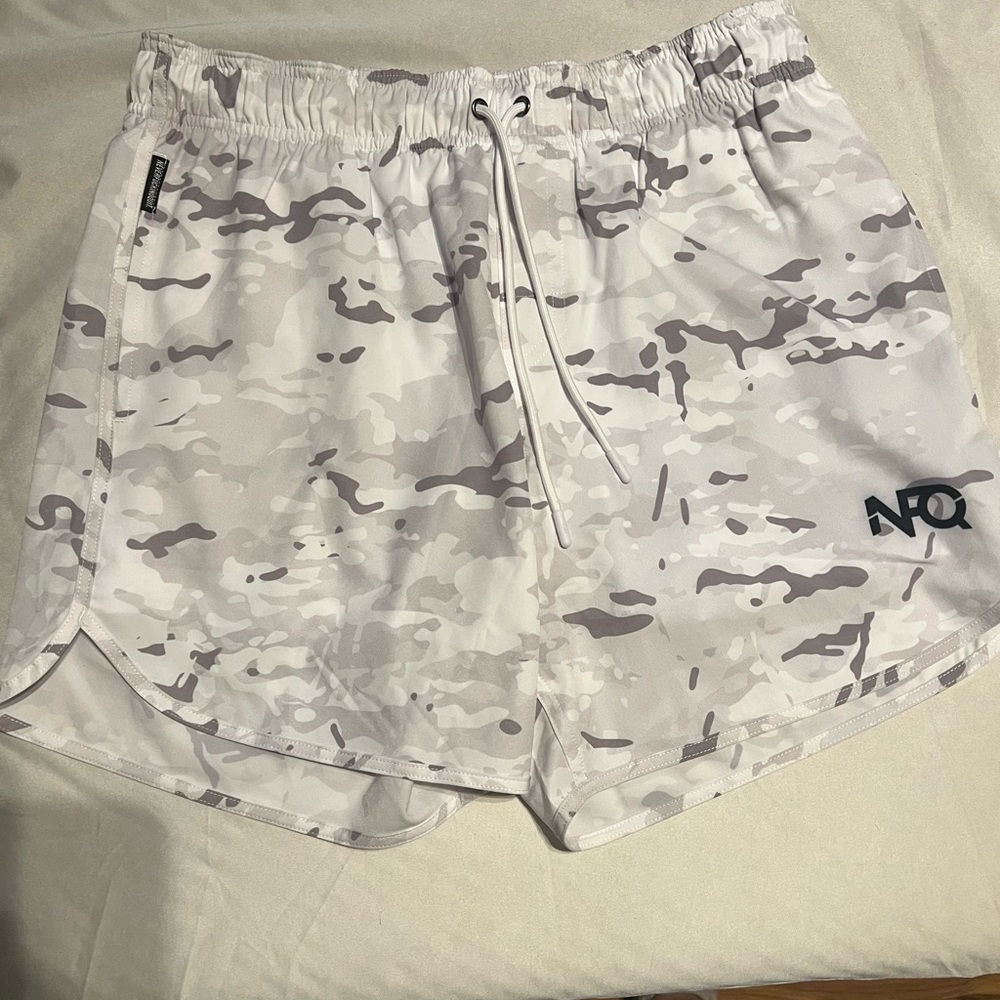NFQ white camo Men’s shorts - Medium